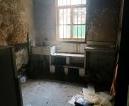 (出租) 鄂州鄂城老武商量販旁，宿辦公，可做侖庫