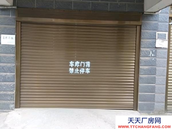 湘潭市湘鄉市建材市場里做倉庫，放車輛或是放其他東西都合適。