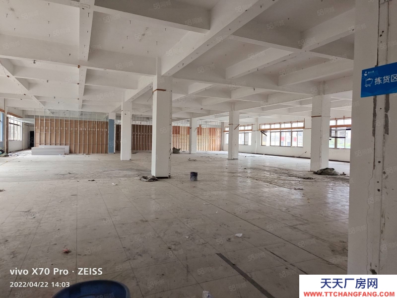 溫州龍灣(出租) 出租濱海標(biāo)準(zhǔn)廠房，二樓3000平方，高4米，價(jià)格13，可分租