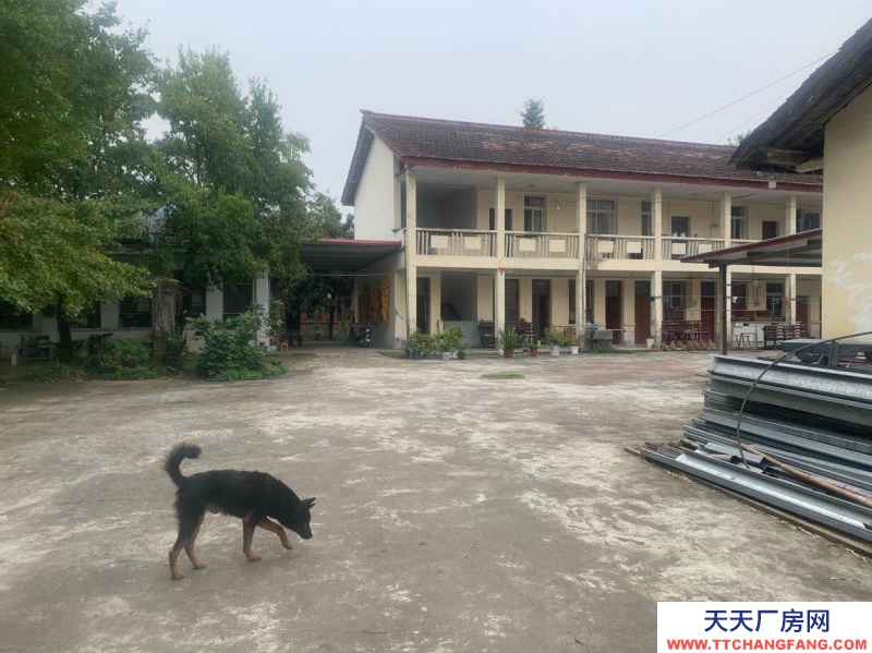 (出售)漢中漢臺水電齊全，交通方便，適合生活居住、養(yǎng)殖、辦小型工廠。