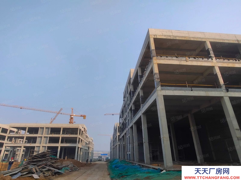 泰安泰山高鐵西大型商業(yè)綜合體，一層7.9米層高，二三層4.2米層高