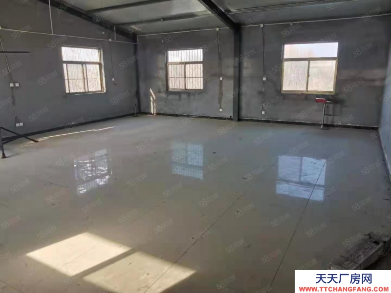 泰安泰山上高莊園草莓采摘園東臨，可做廠房倉庫，另有400平辦公樓出租