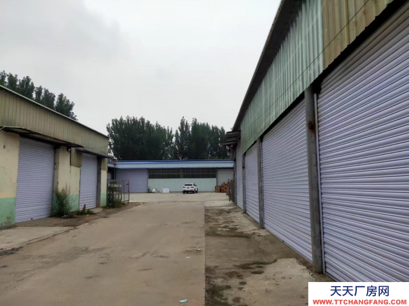 泰安新泰車間四百多平，鋼結(jié)構(gòu)，水電齊全，外加十六間辦公室，還有個(gè)小院