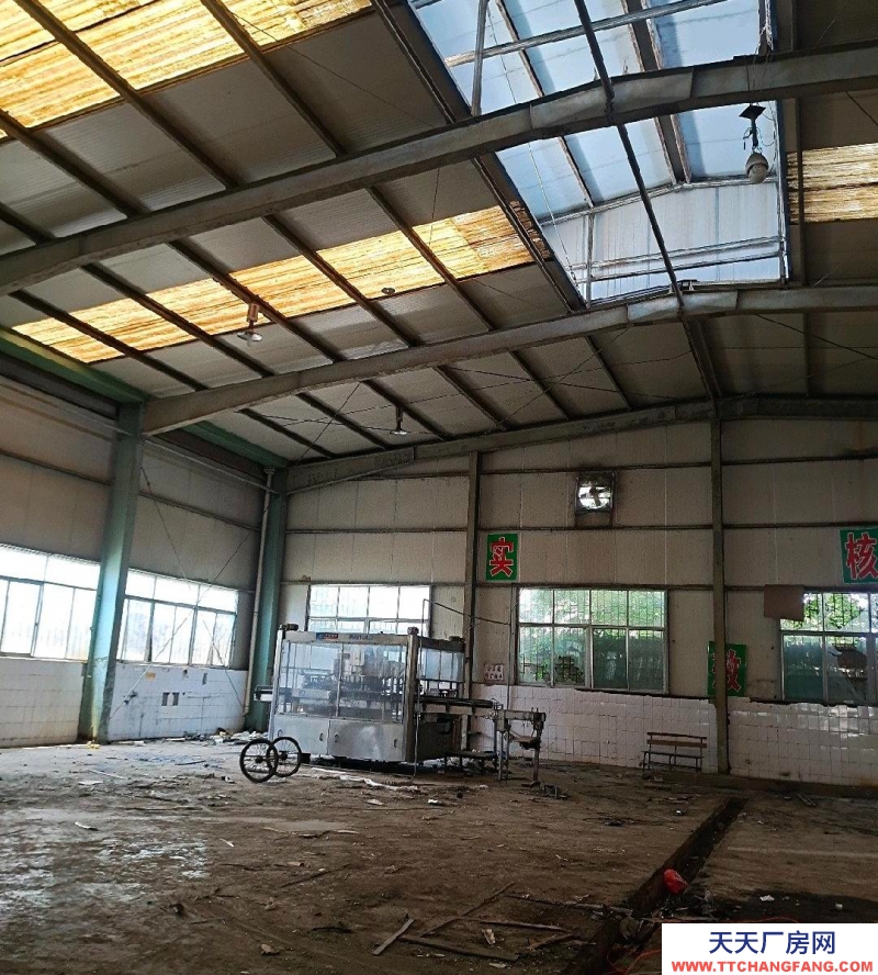 泰安新泰庫(kù)房48寬，長(zhǎng)116，高6.2