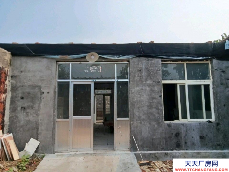 聊城陽谷可用面積270平房左右，可以接受后期改造，有意者速聯(lián)系我