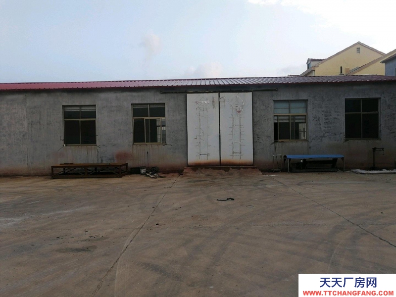 威海榮成自家廠房，連街交通方便，價格面議，還有大院
