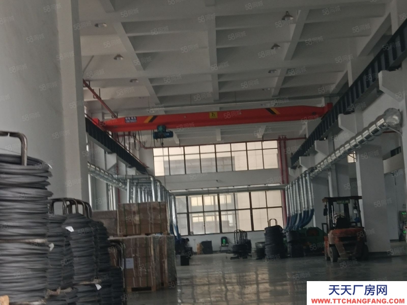 嘉興秀洲(出租) 王店工業(yè)園1300平層高7米帶行車價(jià)格23元每平大車進(jìn)出方便