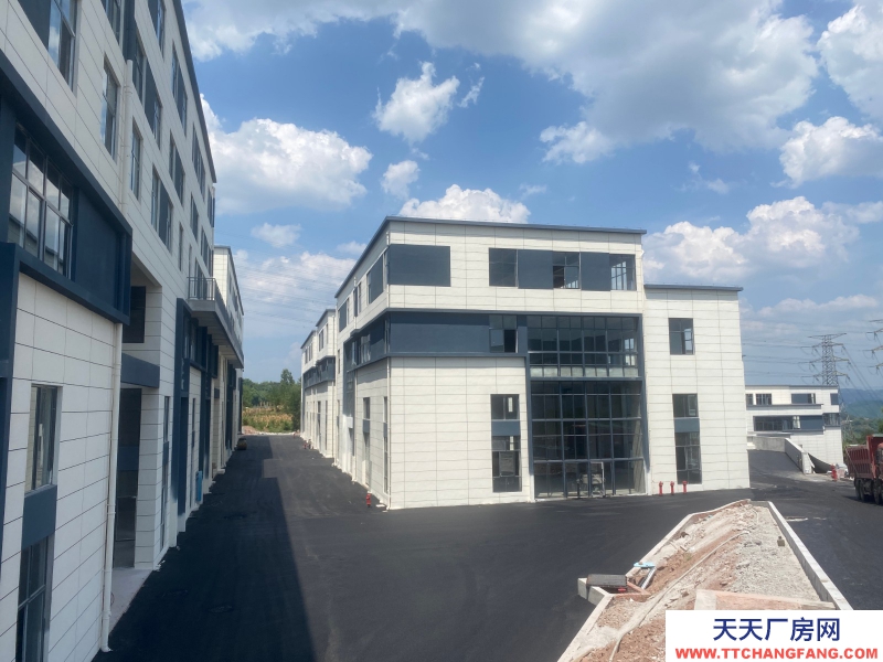 急售,獨棟、雙拼或分層高標準工業廠房。低價現房。搶到就是賺到。