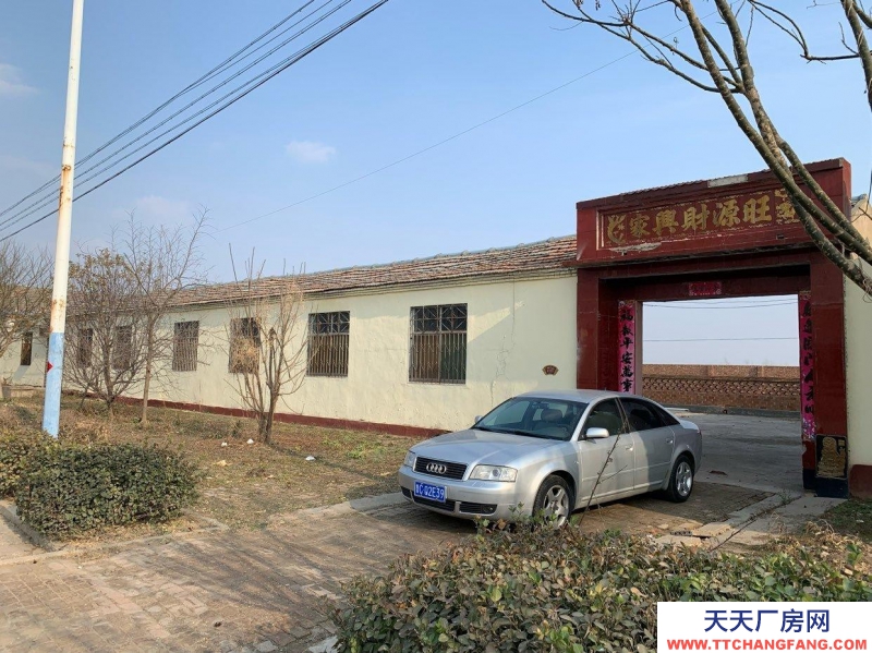 德州武城門前240國道，房屋,空地，水電網一應俱全。