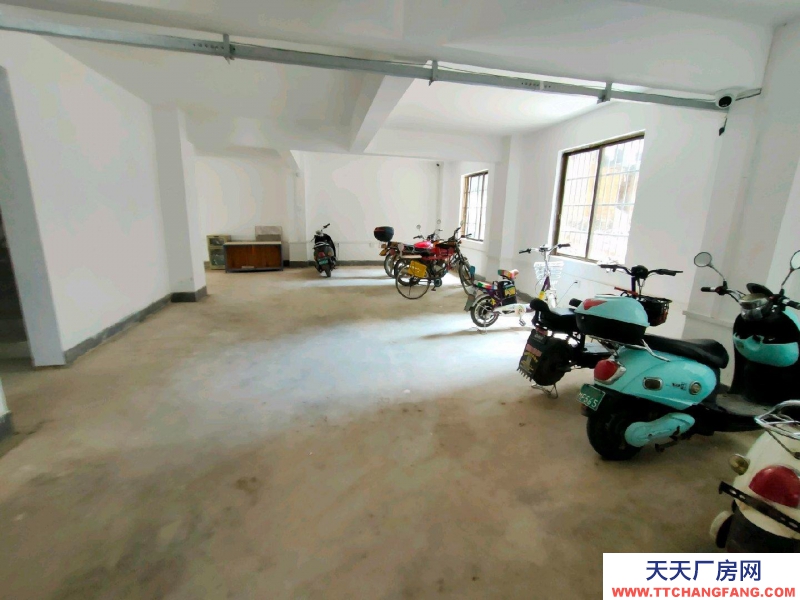 (出租) 玉林容縣交通便利，適應交通便利，做廠房