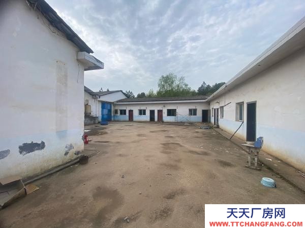 岳陽市湘陰區 知源學校旁邊，芙蓉北路旁，交通便利