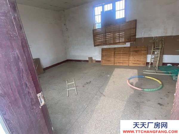 岳陽市湘陰區 知源學校旁邊，芙蓉北路旁，交通便利