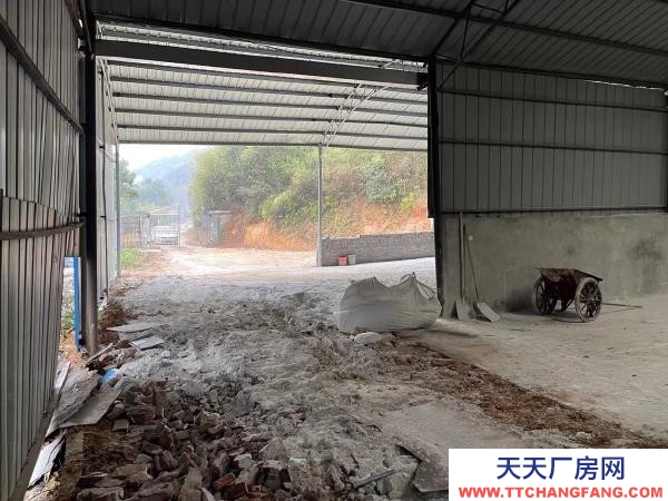 岳陽市岳陽區(qū) 107國道旁，往新開方向五百米！