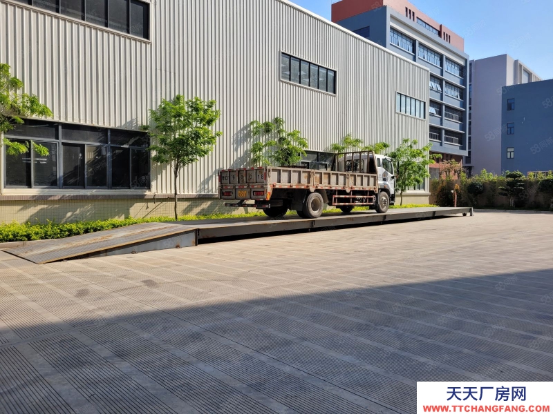 (出租) 汕頭濠江保稅區(qū)15000平可分割出租，1樓層高12米配有天車地磅