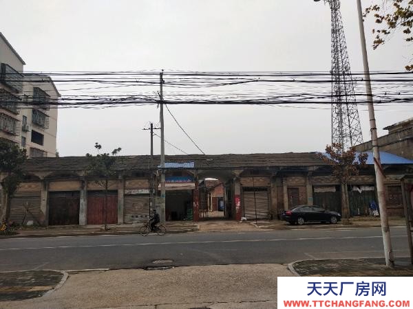 岳陽市君山區(qū) 臨街門面房加大院廠房，交通便利，水電證件齊全