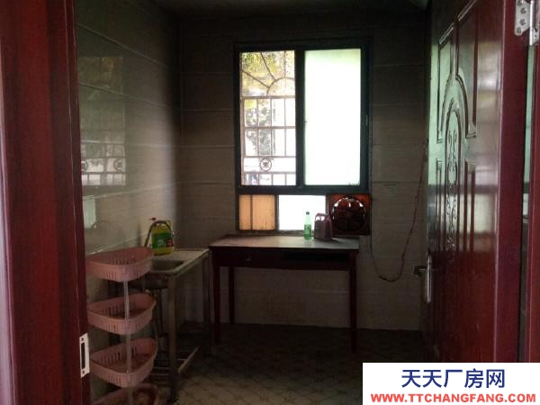 岳陽市汨羅區  沿江大道加油站附近 倉庫 260平米