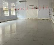 (出售) 紅旗劇場(chǎng)后院，240平米，手續(xù)全，誠(chéng)心出售，價(jià)格可小議