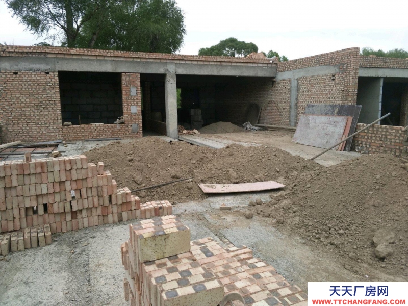 西寧倉(cāng)庫(kù)位置在貴德縣城,并非在西寧,特此告知!面積200平!