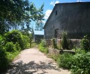 (出售) 急售農(nóng)村房屋和養(yǎng)豬場(chǎng)，位于朝陽川三峰5隊(duì)，共1000平米多