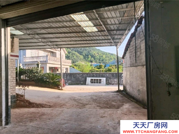懷化市鶴城區  河西鳳坪村  一樓廠房二樓住房