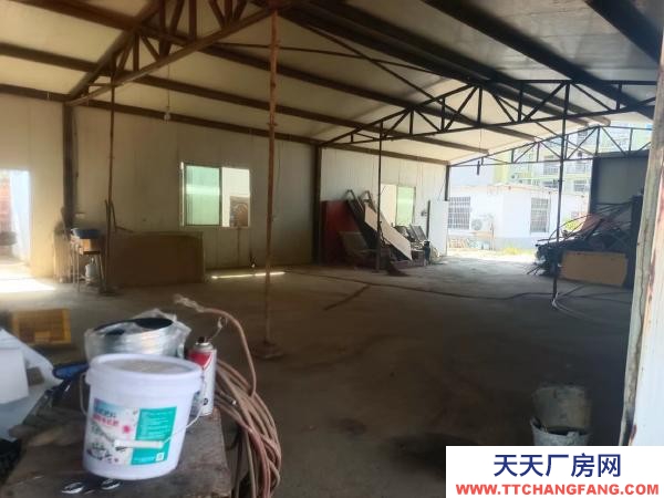永州市冷水灘區倉庫出租 在永州大道主路，辦公房屋4間,簡易廠房一棟,。水電齊全。