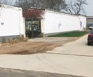 (出租)南樂(lè) 20多間房子，彩鋼幾百平，緊臨106國(guó)道，適合干工廠，飯店