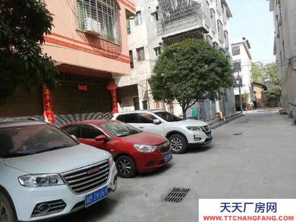 永州市祁陽區(qū)物資倉(cāng)庫(kù) 汽車總站附近雙門面房 可做倉(cāng)庫(kù) 70平米