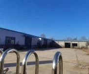 (出租) 廠房位置優越，交通便利，獨立道路和大門