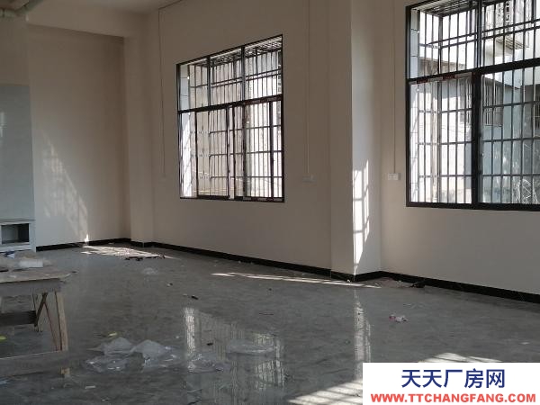 湘西市龍山肉制品廠房  有停車場，可做廠房，培訓班，網吧，倉庫等