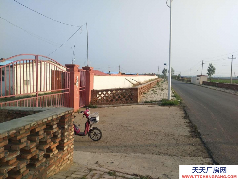 (出售) 呼市周邊土地出售，牧場(chǎng)養(yǎng)殖場(chǎng)有院墻，交通便利，占地20畝