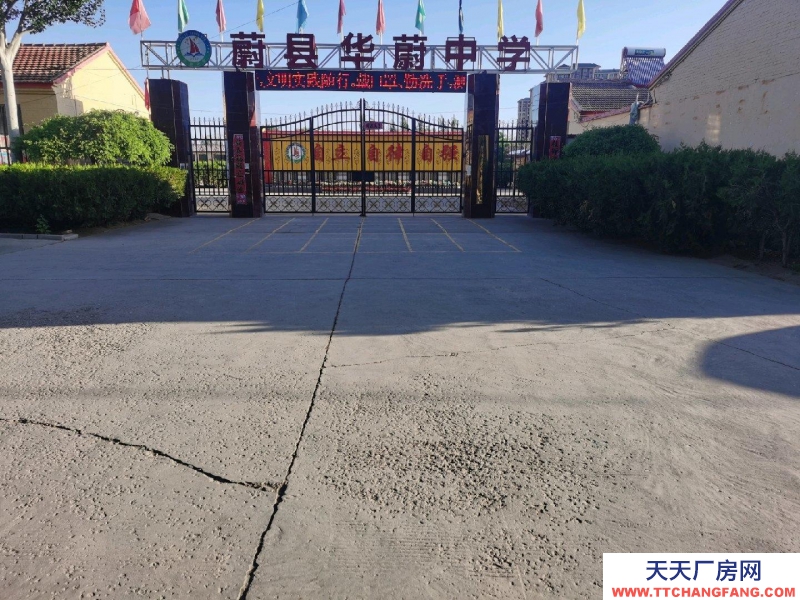 張家口 蔚縣糧食加工品廠房 (出租) 房屋2百間，大院30畝，集體供暖