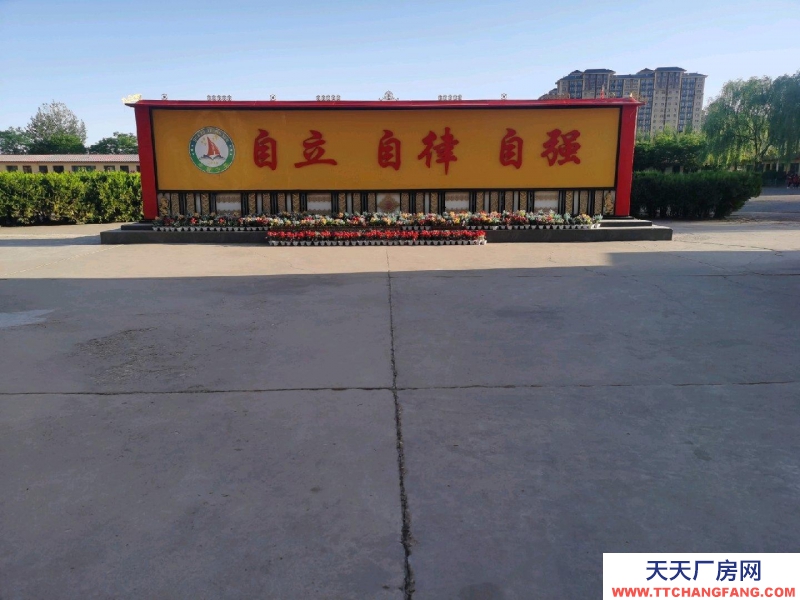 張家口 蔚縣糧食加工品廠房 (出租) 房屋2百間，大院30畝，集體供暖