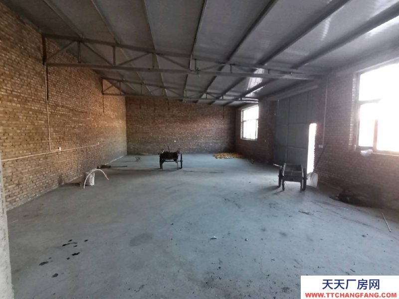 張家口 萬全  (出租) 進(jìn)出方便，有上下水，有三相電