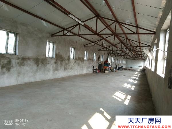 龍沙大民村11路公交車終點站附近距飛機(jī)場千米