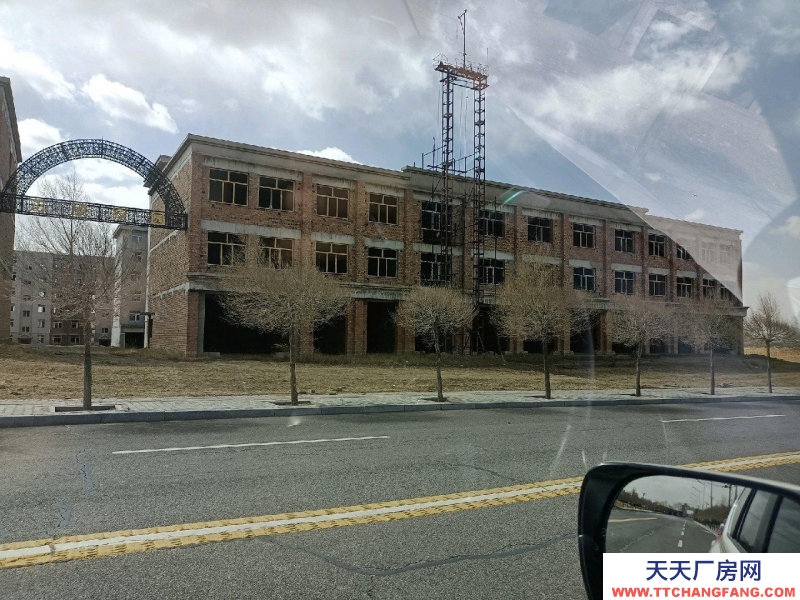 (出售) 包頭養(yǎng)殖場(chǎng)土地4000平米已建房屋2千平米道路方便大車出入