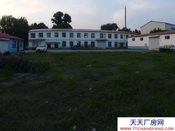 富拉爾基現(xiàn)做食品加工，交通便利配套設施齊全，房屋舉架高，大院。