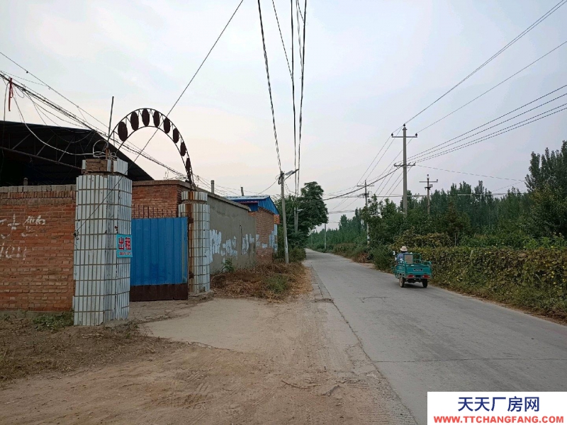 滄州 河間(出租) 自家包裝飲用水廠房水電齊全，守著道邊交通方便，可做廠房和倉庫等使用……