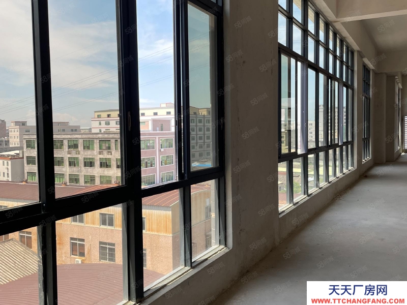 (出租) 堤邊廠房雙貨梯 2千每層 多層可租 首層停車場適合品牌辦公/展廳/大型加工等