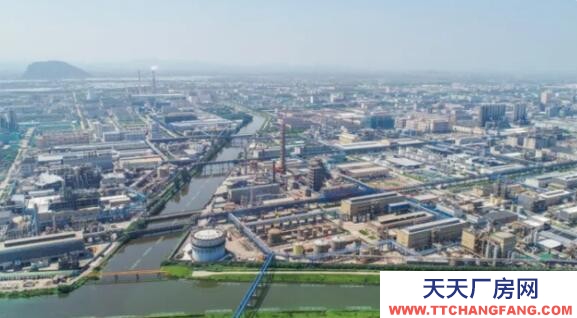 滄州 滄縣(出租) 同城快轉(zhuǎn) 104國道4S店北行標(biāo)準(zhǔn)冷凍飲品廠房2千多平和5千多平出租