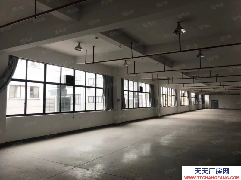 衢州市龍游(出租) 10噸汽車電梯可上樓,歡迎大家居輕加工類企業(yè)進(jìn)駐