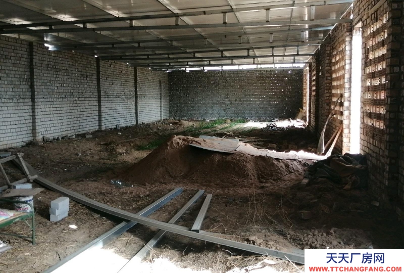 (出租) 額爾敦 大院子，寬廠明亮，水電齊全，