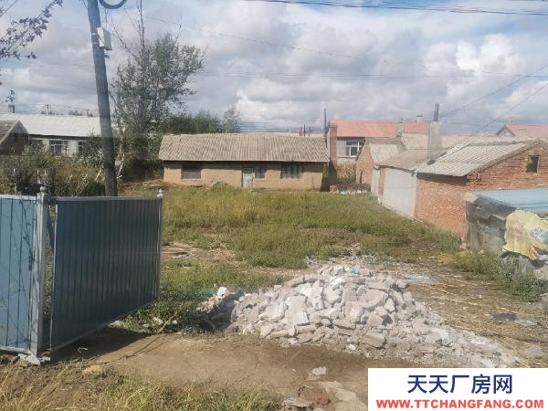 郊區院子777平方，挨著大鼎去湯原的大路邊，