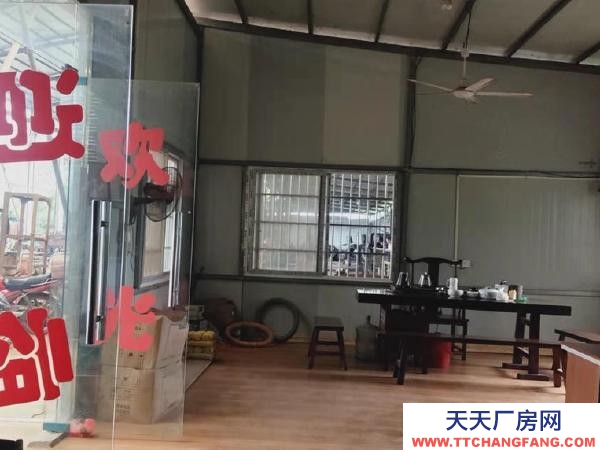 贛州市信豐機(jī)加工廠房 水東狗仔嶺下，坪石方向，馬路邊距縣城兩公里左右位置