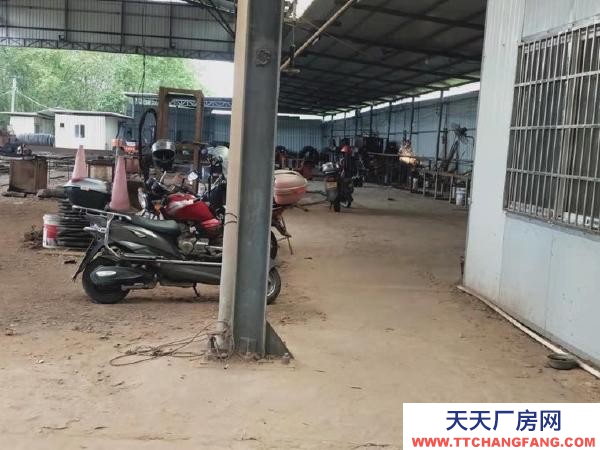 贛州市信豐機(jī)加工廠房 水東狗仔嶺下，坪石方向，馬路邊距縣城兩公里左右位置