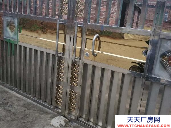 贛州市興國(guó)機(jī)加工廠房  價(jià)格面議！埠頭加油站往贛州方向三百 倉庫 300平米