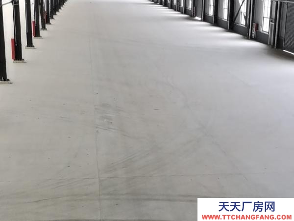 九江市德安機加工廠房  全新鋼結構廠房及一個鋼化玻璃廠打包出租。