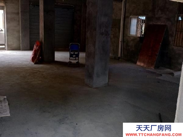 九江市德安物資倉庫  地理位置優(yōu)越，交通方便！