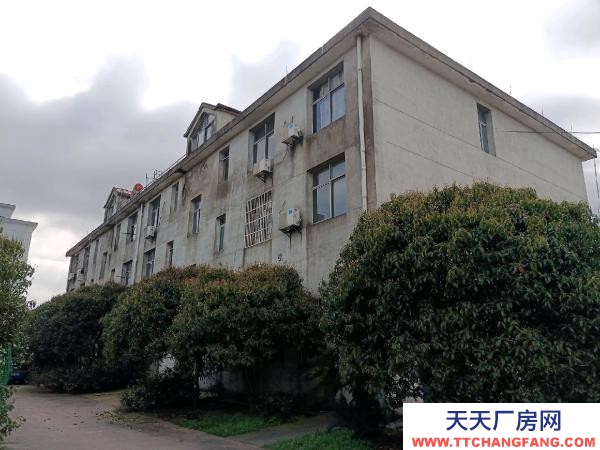 九江市永修腌臘肉制品廠房 占地50畝，廠房16000平辦公樓1600平，省級工業(yè)園。