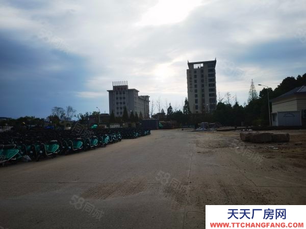 宜春市袁州肉制品廠房 硬化場地10000多平米出租，能進大貨車，地段好，