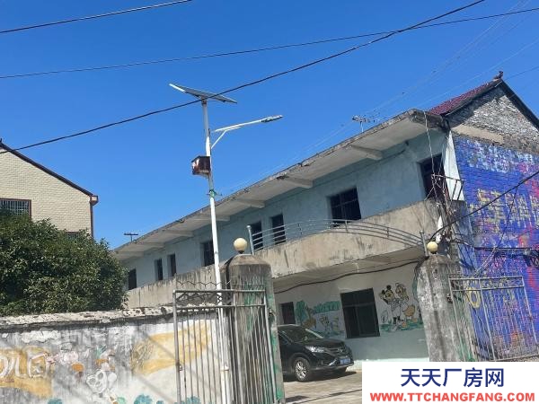 宜春市樟樹機加工廠房 面積1000平方米，有12間房，水電齊全，離臨江鎮兩公里